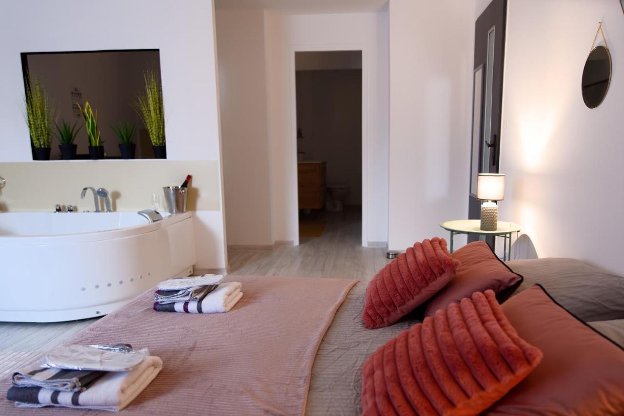 Suite Le Cocoon & Spa By Nancyintimelounge Bagian luar foto