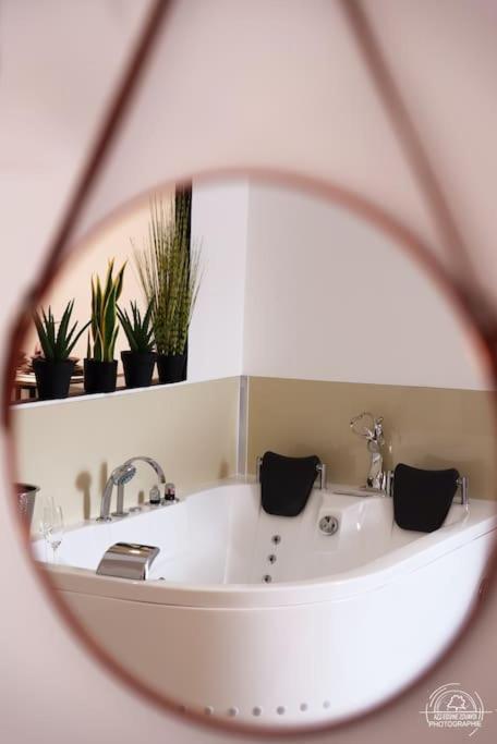 Suite Le Cocoon & Spa By Nancyintimelounge Bagian luar foto